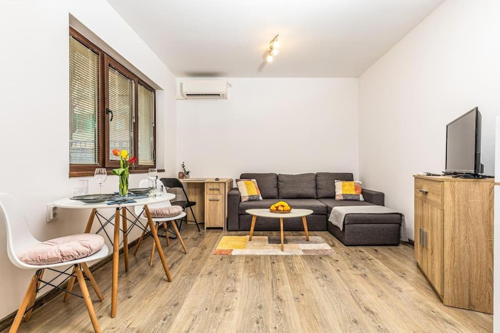 Apartament 'Little Little' House In The Town Center & Parking Płowdiw Zewnętrze zdjęcie